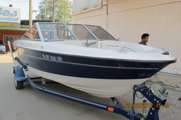 -ผ่อนได้- ขายเรือ  BAYLINER  19.5 ฟุต เครื่อง MERCURY  3.0 ปี 2006 เรือนำเข้า USA  สภาพใหม่มากๆ
