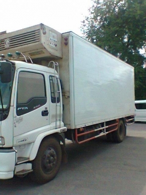 ขาย ุ 6 ล้อ Isuzu FTH  200 แรงม้า (ตู้เย็น)ปี 48 สภาพสวย ใช้งานเอง