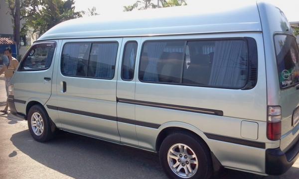 Hiace หัวจรวดหลังคาสูง ปี2004 VIP