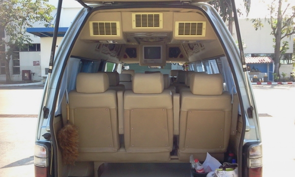 Hiace หัวจรวดหลังคาสูง ปี2004 VIP