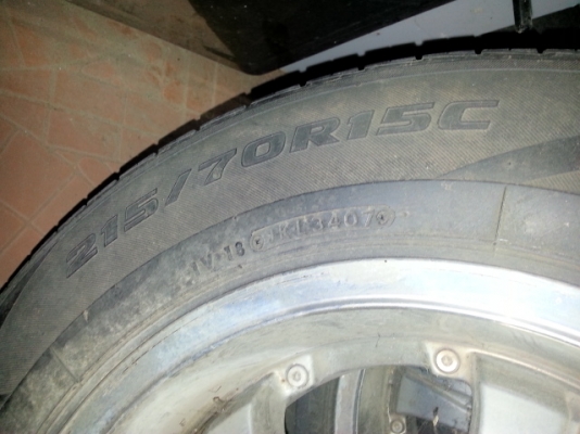 แม็กLenso พร้อมยาง 215/70/15 รวมจำนวน 4 วง แม็กLenso พร้อมยาง 215/70/15 รวมจำนวน 4 วง