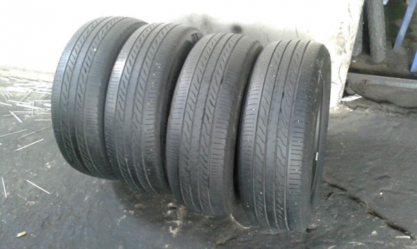 ยางมิชลิน 215 60 16 ปี 09 สภาพดีเส้นละ 650 บาท 1 ชุด