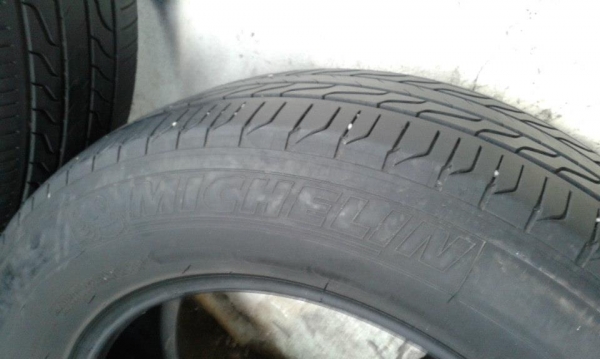 ยางมิชลิน 215 60 16 ปี 09 สภาพดีเส้นละ 650 บาท 1 ชุด