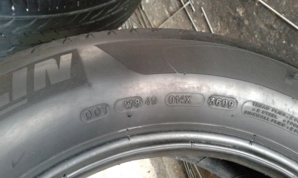 ยางมิชลิน 215 60 16 ปี 09 สภาพดีเส้นละ 650 บาท 1 ชุด