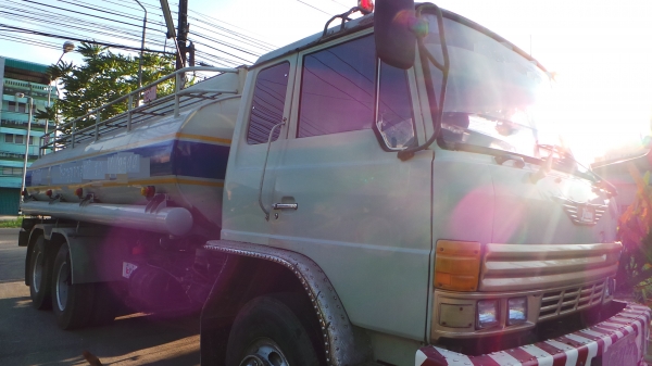 HINO  FL177 โหลดล่างค่ะ  15,000  ลิตรค่ะ