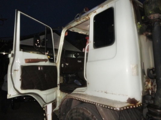 HINO  FL177 โหลดล่างค่ะ  15,000  ลิตรค่ะ