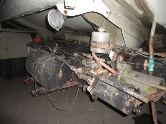 HINO  FL177 โหลดล่างค่ะ  15,000  ลิตรค่ะ