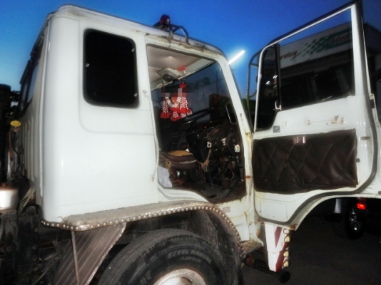 HINO  FL177 โหลดล่างค่ะ  15,000  ลิตรค่ะ