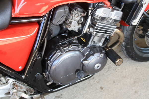 ขาย CB 400 ปี 93 สรรพสามิตแท้ สีใหม่ทั้งคัน เกียร์โยงแต่ง ท่อโยชิ 71000 ขาย CB 400 ปี 93 สรรพสามิตแท้ สีใหม่ทั้งคัน เกียร์โยงแต่ง ท่อโยชิ 71000