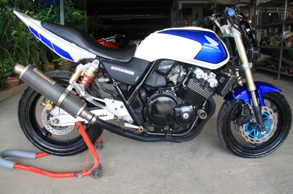 <<ขาย CB 400 ปี 2000 คาร์บูไฟฟ้า เทคนักศึกษา  แต่งเต็ม โช้ค upside down 59000>>