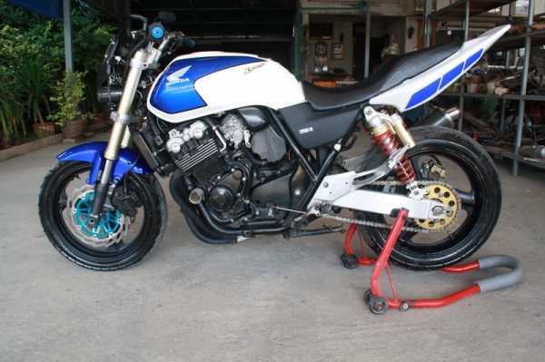 <<ขาย CB 400 ปี 2000 คาร์บูไฟฟ้า เทคนักศึกษา แต่งเต็ม โช้ค upside down 59000>> <<ขาย CB 400 ปี 2000 คาร์บูไฟฟ้า เทคนักศึกษา แต่งเต็ม โช้ค upside down 59000>>