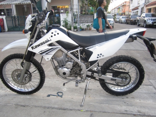 ขายด่วน KLX125ปี53ใหม่มากหัวฉีดสตาทมือววิ่งน้อย15000kmชุดโอนครบ