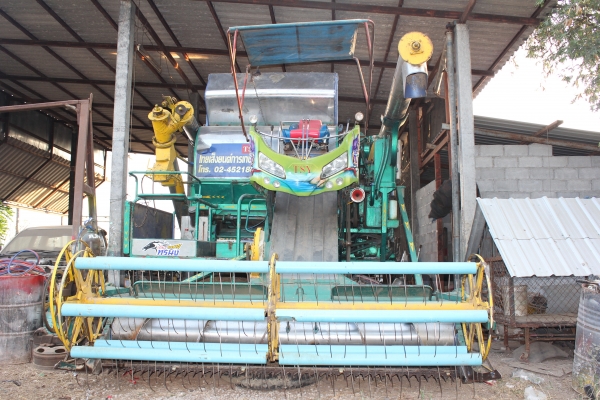 ขายรถเกี่ยวข้าวไทยเส็งยนต์