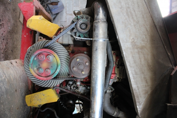 ขายรถเกี่ยวข้าวไทยเส็งยนต์