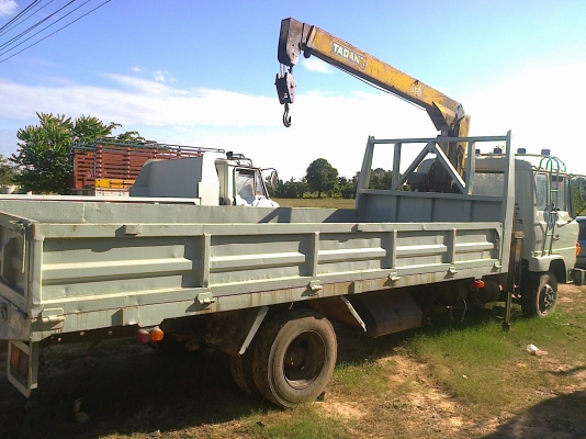 HINO FD 185 HP HO7C รถบรรทุกหกล้อติดเครน TADANO 3 ตัน 3 ปลอกยืด กระบะเหล็กยาว 5.50 เมตรสภาพดีพื้นไม่มีผุ เครื่องแน่นแรงดี ภายในเก๋งอุปกรณ์คอนโทรลครบ ช่วงล่างคัชซีสวยไม่มีดาม เอกสารเล่มทะเบียนครบพร้อมโอนครับ