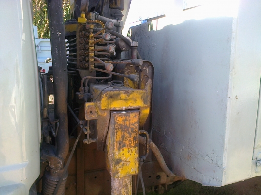 HINO FD 185 HP HO7C รถบรรทุกหกล้อติดเครน TADANO 3 ตัน 3 ปลอกยืด กระบะเหล็กยาว 5.50 เมตรสภาพดีพื้นไม่มีผุ เครื่องแน่นแรงดี ภายในเก๋งอุปกรณ์คอนโทรลครบ ช่วงล่างคัชซีสวยไม่มีดาม เอกสารเล่มทะเบียนครบพร้อมโอนครับ