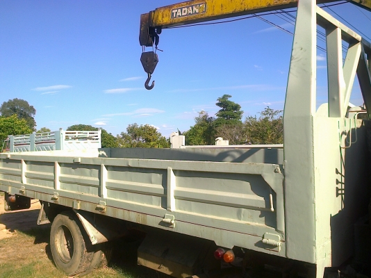 HINO FD 185 HP HO7C รถบรรทุกหกล้อติดเครน TADANO 3 ตัน 3 ปลอกยืด กระบะเหล็กยาว 5.50 เมตรสภาพดีพื้นไม่มีผุ เครื่องแน่นแรงดี ภายในเก๋งอุปกรณ์คอนโทรลครบ ช่วงล่างคัชซีสวยไม่มีดาม เอกสารเล่มทะเบียนครบพร้อมโอนครับ