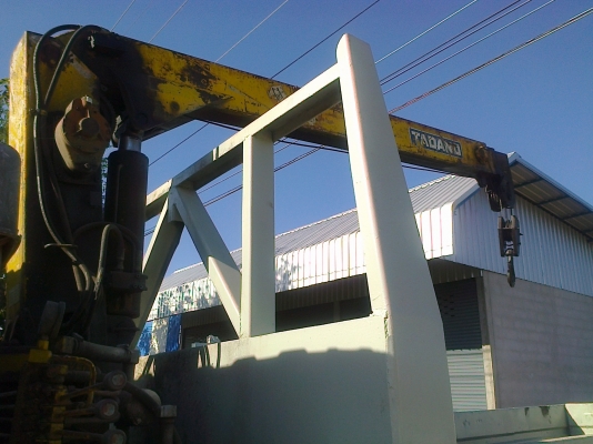 HINO FD 185 HP HO7C รถบรรทุกหกล้อติดเครน TADANO 3 ตัน 3 ปลอกยืด กระบะเหล็กยาว 5.50 เมตรสภาพดีพื้นไม่มีผุ เครื่องแน่นแรงดี ภายในเก๋งอุปกรณ์คอนโทรลครบ ช่วงล่างคัชซีสวยไม่มีดาม เอกสารเล่มทะเบียนครบพร้อมโอนครับ