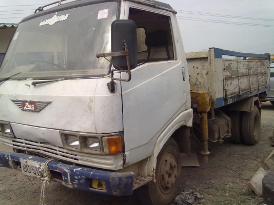 หกล้อติดเครน  HINO KM 777