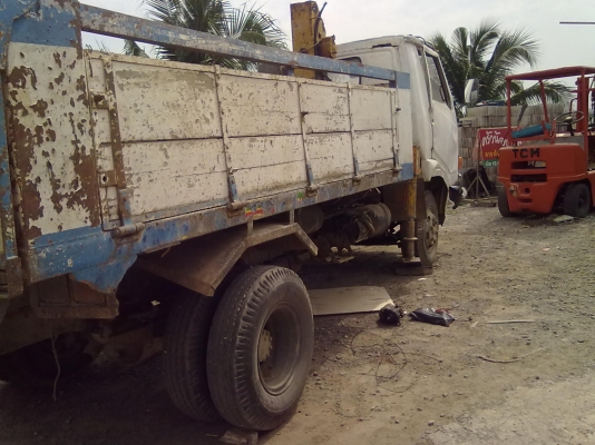 หกล้อติดเครน  HINO KM 777