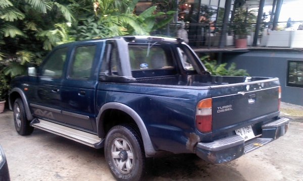 ขายรถกระบะ Ford Ranger 4 Door 4 wd FORD RANGER 2.5 XLT DOUBLECABTURBO 4WD ตัวท๊อป แอร์แบคคู่ เอบีเอส ปี 2001