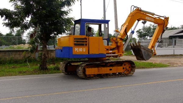 ขาย 60 Uสภาบดีรถมีรายหัวกระแทก รถสวย ลองมาขับ รถใช้งาน อยู่