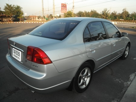 ปี 2003 HONDA, CIVIC 1.7 VTi-L โฉม Dimention เกียร์ออโต้