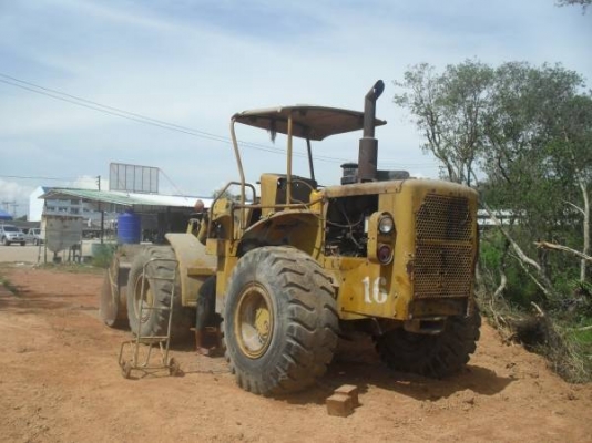 CAT 950 รถตักล้อยาง  สภาพพร้อมใช้  พิเศษที่ราคาเพียง 600,000 บ./086-4085619