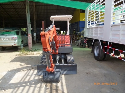 ขายรถแบ็คโฮเล็ก คูโบต้า KH 060 ( PC 30-3 )