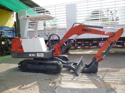 ขายรถแบ็คโฮเล็ก คูโบต้า KH 060 ( PC 30-3 )