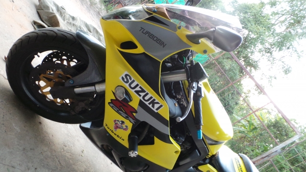 ขาย SUZUKI GSXR 1100 (Slingshot)  ทะเบียน ภาษีหมด 56 คับ ลดแล้ว 90000 ด่วนๆเลย