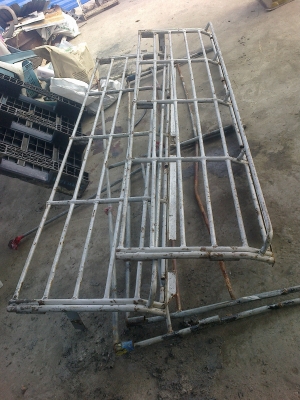 ขายไปแล้วนะครับขายคอกรถกะบะดีแม๊กตอนเดียว1800 บาท อยุ่บางใหญ่ นนนทบุรี โทร 0891436996