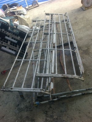 ขายไปแล้วนะครับขายคอกรถกะบะดีแม๊กตอนเดียว1800 บาท อยุ่บางใหญ่ นนนทบุรี โทร 0891436996