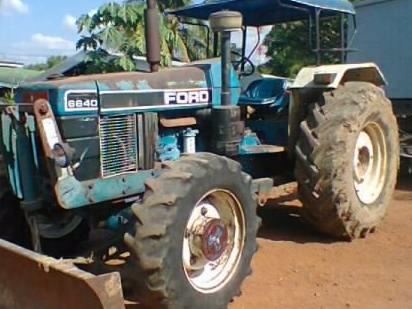 FORD 6640 - 2 เพลา เอกสารเล่มทะเบียนครบ ช่วงล่างคานหน้า CARRARO เครื่องแรงดีกำลังไม่ตกไม่มีเยิ้ม อุปกรณ์ครบ มีใบดันหน้า ผานพรวนดิน 6 ช่วงล่างยางสภาพดี 4 เส้นประมาณ 60\% พร้อมใช้งานได้เลยครับ