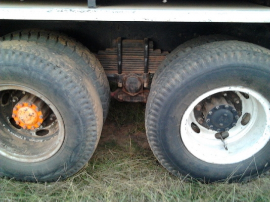 HINO FR 320 HP PO9C สิบล้อดั๊มพ์ 2 เพลา หัวยักษ์สามใบปัดสภาพอย่างสวย มีระบบลากพ่วงมาให้ครบ เครื่องแห้งแรงดี ภายในหัวเก๋งคอนโทรลอยู่ครบพร้อม แอร์ พวงมาลัยเพาเวอร์ เบรคทริ๊ปฟี้ ช่วงล่างใหญ่มากคัชซีสวยไม่มีบวมไม่มีแตก เอกสารเล่มทะเบียนครบถูกต้องพร้อมโอนครับ