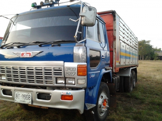 HINO FR 320 HP PO9C สิบล้อดั๊มพ์ 2 เพลา หัวยักษ์สามใบปัดสภาพอย่างสวย มีระบบลากพ่วงมาให้ครบ เครื่องแห้งแรงดี ภายในหัวเก๋งคอนโทรลอยู่ครบพร้อม แอร์ พวงมาลัยเพาเวอร์ เบรคทริ๊ปฟี้ ช่วงล่างใหญ่มากคัชซีสวยไม่มีบวมไม่มีแตก เอกสารเล่มทะเบียนครบถูกต้องพร้อมโอนครับ