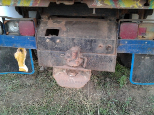 HINO FR 320 HP PO9C สิบล้อดั๊มพ์ 2 เพลา หัวยักษ์สามใบปัดสภาพอย่างสวย มีระบบลากพ่วงมาให้ครบ เครื่องแห้งแรงดี ภายในหัวเก๋งคอนโทรลอยู่ครบพร้อม แอร์ พวงมาลัยเพาเวอร์ เบรคทริ๊ปฟี้ ช่วงล่างใหญ่มากคัชซีสวยไม่มีบวมไม่มีแตก เอกสารเล่มทะเบียนครบถูกต้องพร้อมโอนครับ