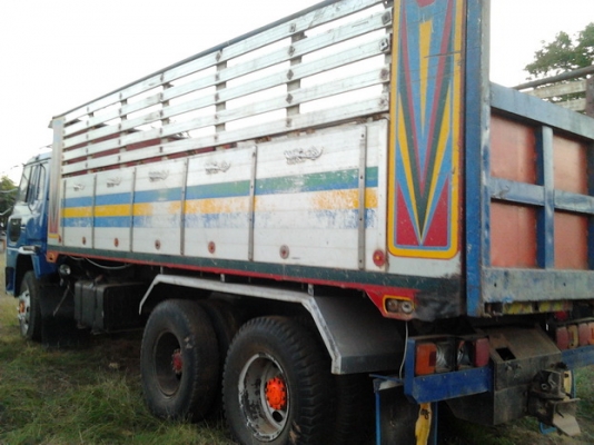 HINO FR 320 HP PO9C สิบล้อดั๊มพ์ 2 เพลา หัวยักษ์สามใบปัดสภาพอย่างสวย มีระบบลากพ่วงมาให้ครบ เครื่องแห้งแรงดี ภายในหัวเก๋งคอนโทรลอยู่ครบพร้อม แอร์ พวงมาลัยเพาเวอร์ เบรคทริ๊ปฟี้ ช่วงล่างใหญ่มากคัชซีสวยไม่มีบวมไม่มีแตก เอกสารเล่มทะเบียนครบถูกต้องพร้อมโอนครับ