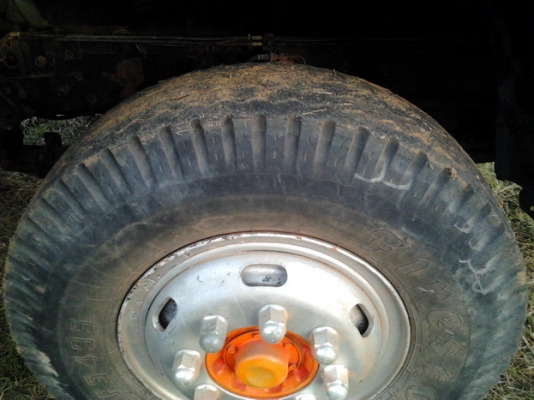 HINO FR 320 HP PO9C สิบล้อดั๊มพ์ 2 เพลา หัวยักษ์สามใบปัดสภาพอย่างสวย มีระบบลากพ่วงมาให้ครบ เครื่องแห้งแรงดี ภายในหัวเก๋งคอนโทรลอยู่ครบพร้อม แอร์ พวงมาลัยเพาเวอร์ เบรคทริ๊ปฟี้ ช่วงล่างใหญ่มากคัชซีสวยไม่มีบวมไม่มีแตก เอกสารเล่มทะเบียนครบถูกต้องพร้อมโอนครับ