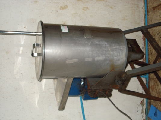 ขายเครื่องปั่นนํ้า สภาพดีสวยๆ โทร.084-9377897 คุณ ร้อย