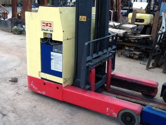 ขายถูกๆ รถยกไฟฟ้าขนาด 1.5 ตัน - 1.8 ตัน เสาสูง 5 เมตร