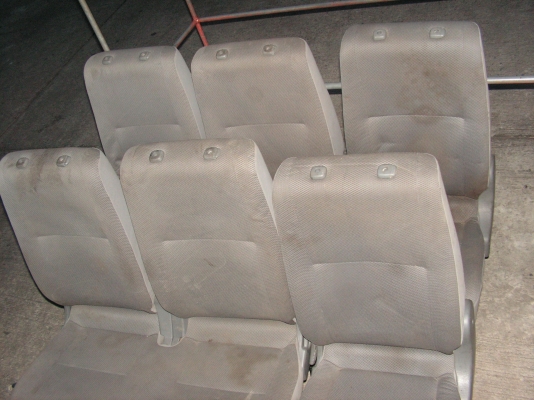 เบาะรถตู้โตโยต้า (ลูกค้าเก่าครับเฮียที่อยู่ปทุมรับไปดูเเลต่อแล้วครับ)