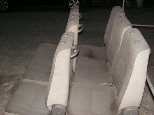 เบาะรถตู้โตโยต้า (ลูกค้าเก่าครับเฮียที่อยู่ปทุมรับไปดูเเลต่อแล้วครับ)