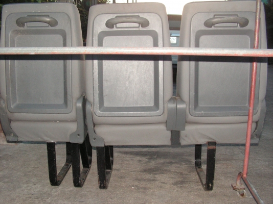 เบาะรถตู้โตโยต้า (ลูกค้าเก่าครับเฮียที่อยู่ปทุมรับไปดูเเลต่อแล้วครับ)