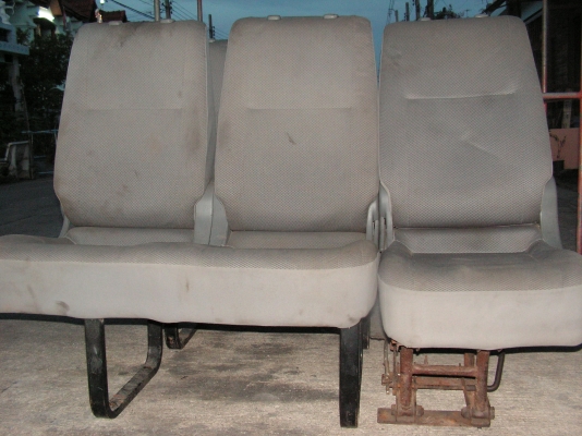 เบาะรถตู้โตโยต้า (ลูกค้าเก่าครับเฮียที่อยู่ปทุมรับไปดูเเลต่อแล้วครับ)