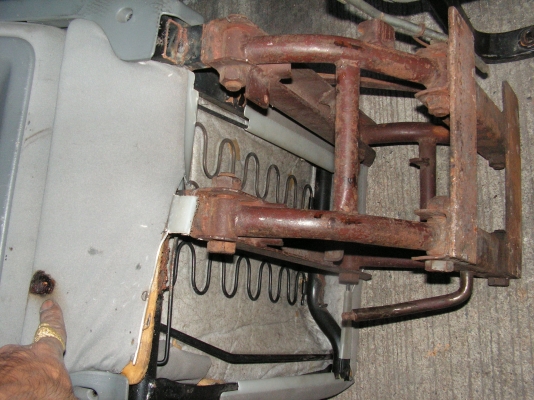 เบาะรถตู้โตโยต้า (ลูกค้าเก่าครับเฮียที่อยู่ปทุมรับไปดูเเลต่อแล้วครับ)