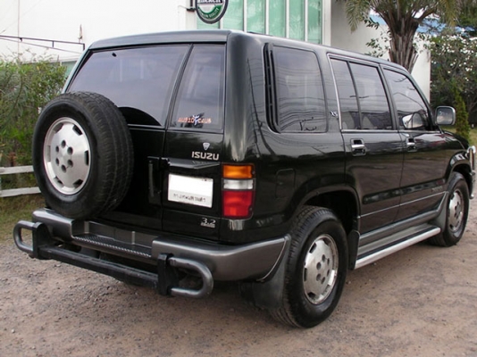 ต้องการขายรถ ISUZU Trooper XS ปี 95 (3.2) สีเขียว
