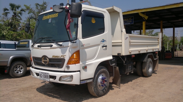 ขายรถ 6 ล้อดั้มดิน HINO  MAGA 150 แรงม้า ปี 50