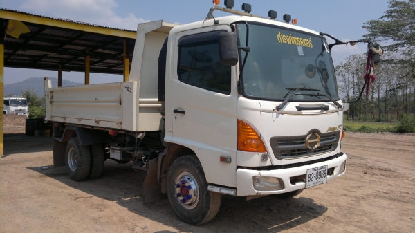 ขายรถ 6 ล้อดั้มดิน HINO  MAGA 150 แรงม้า ปี 50