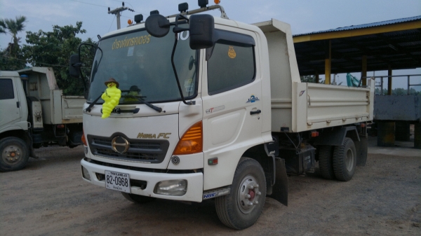 ขายรถ 6 ล้อดั้มดิน HINO  MAGA 150 แรงม้า ปี 50